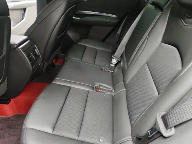 Cadillac XT4 — Фото автомобиля 13