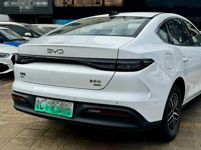 BYD Seal 05 DM-i — Фото автомобиля 7