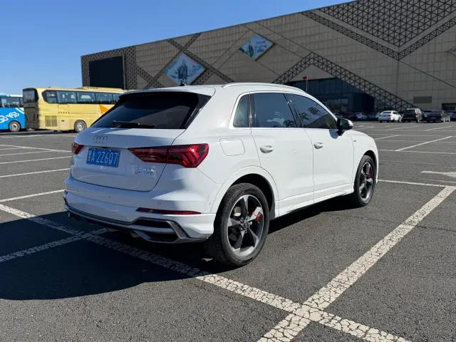 Audi Q3 — Фото автомобиля 4