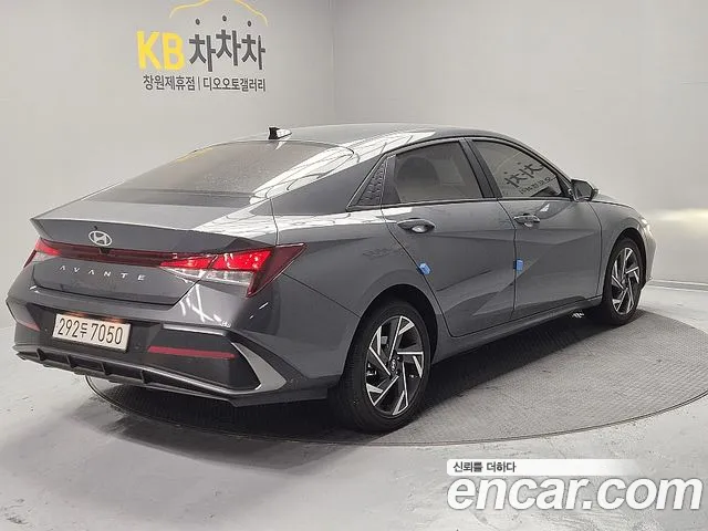 Hyundai Avante CN7 — Фото автомобиля 4