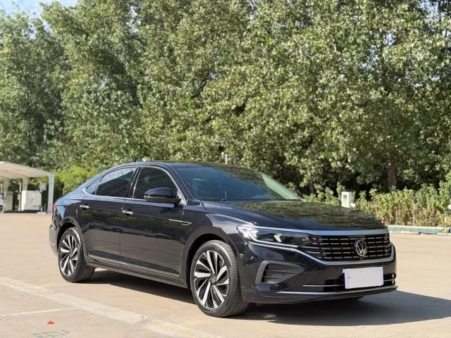 Volkswagen Passat — Фото автомобиля 3