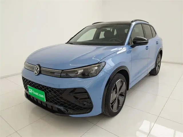 Фотография автомобиля — Volkswagen Tiguan L