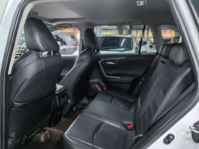Toyota Wildlander — Фото автомобиля 11