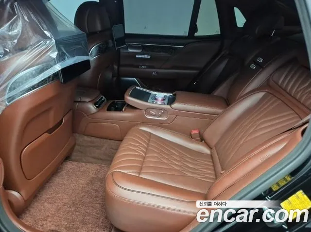 Genesis G90 Бензин 3.5 турбо AWD — Фото автомобиля 16