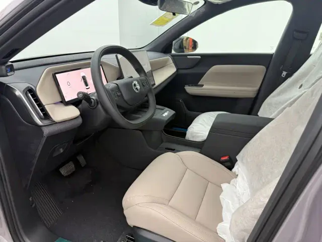Volvo XC70 Plug-in Hybrid — Фото автомобиля 6