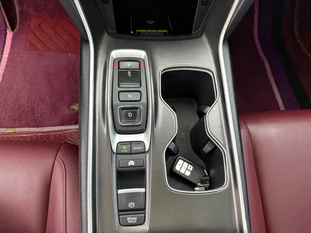 Honda Accord — Фото автомобиля 12