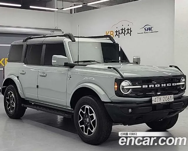Ford Bronco — Фото автомобиля 3