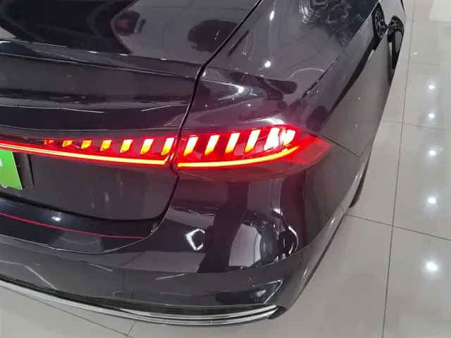 Audi A7L — Фото автомобиля 7