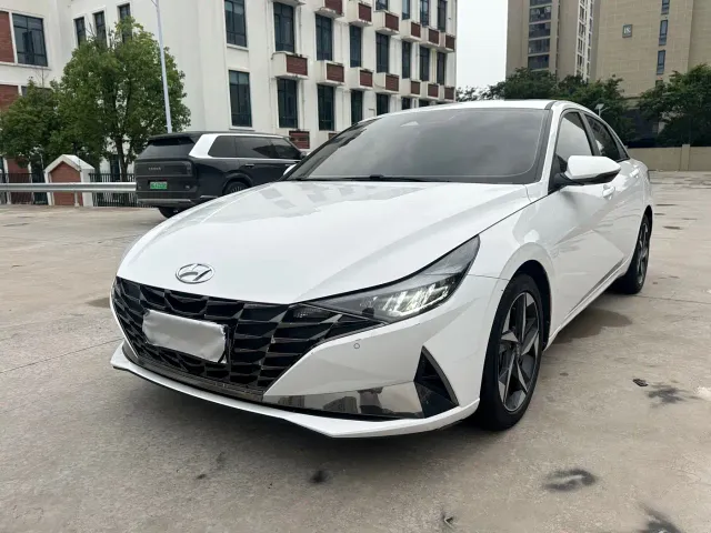 Фотография автомобиля — Hyundai Elantra