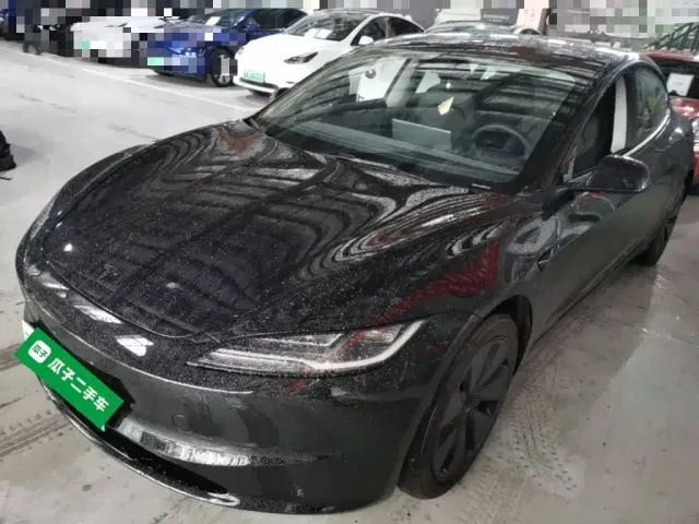 Фотография автомобиля — Tesla Model 3
