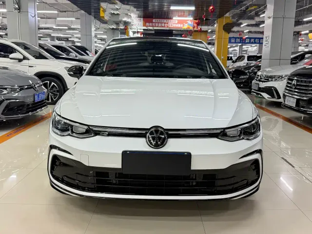 Volkswagen Golf — Фото автомобиля 2