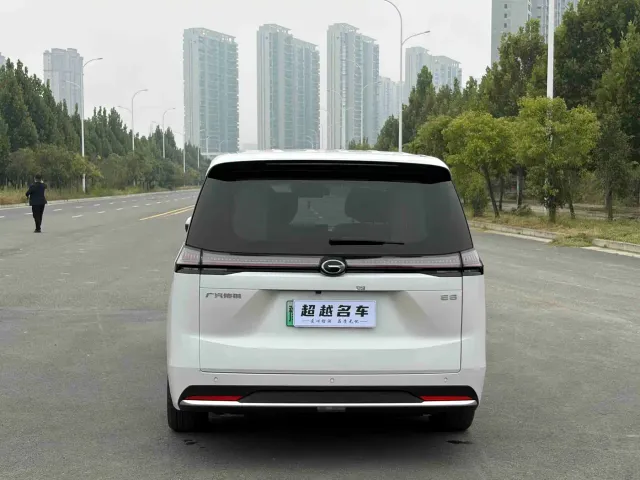GAC Trumpchi E8 — Фото автомобиля 15