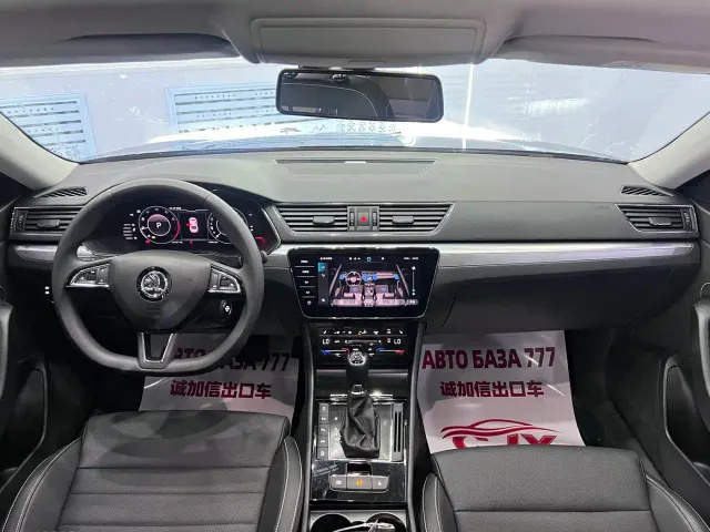 Skoda Superb — Фото автомобиля 15