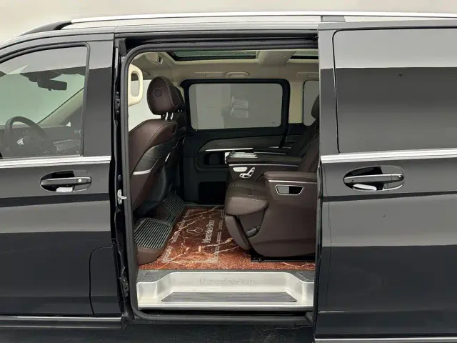 Mercedes-Benz V-Class — Фото автомобиля 18