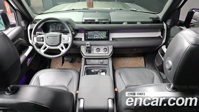 Land Rover Defender — Фото автомобиля 7