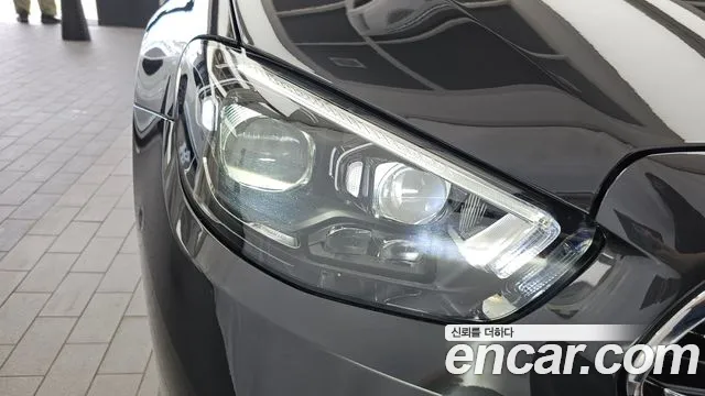 Mercedes-Benz E-Class — Фото автомобиля 19