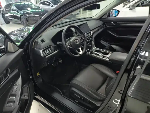 Honda Accord — Фото автомобиля 15