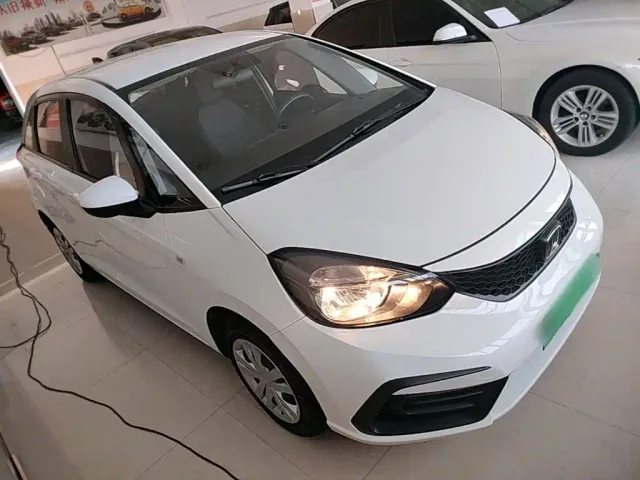 Honda Fit — Фото автомобиля 3