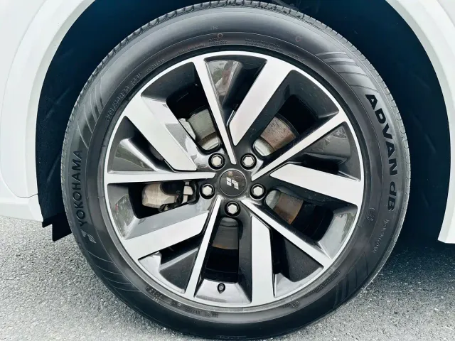Li Auto L7 — Фото автомобиля 25
