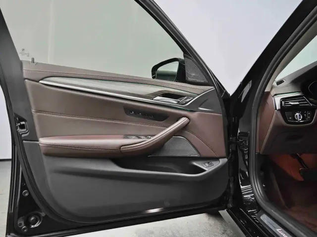 BMW 5 Series — Фото автомобиля 22