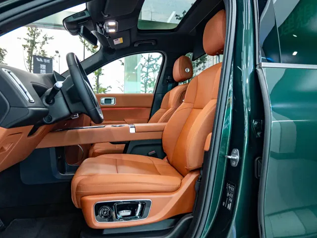 Li Auto L9 — Фото автомобиля 15