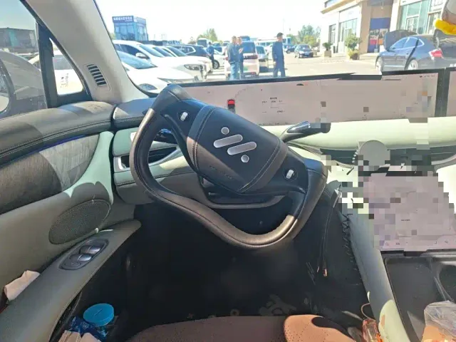 IM Motors LS6 — Фото автомобиля 11