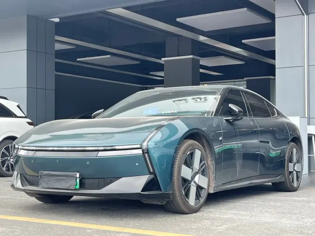 Xpeng P7 — Фото автомобиля 3