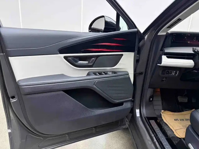 Lincoln Nautilus — Фото автомобиля 10