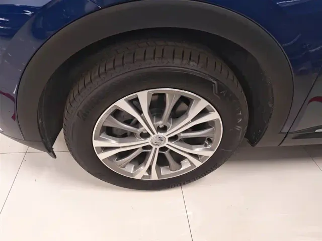 Buick Envision Plus — Фото автомобиля 24