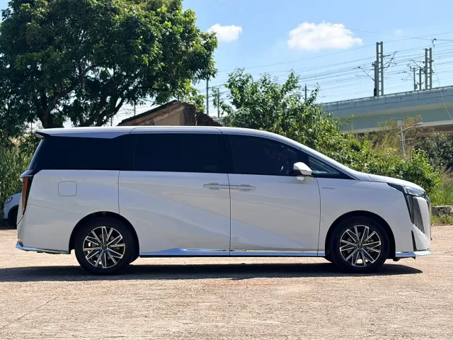 GAC Trumpchi M8 — Фото автомобиля 4