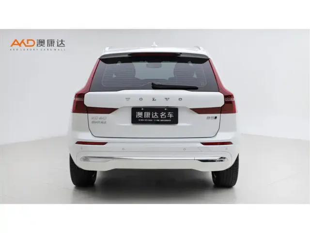 Volvo XC60 — Фото автомобиля 4