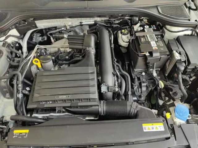 Volkswagen Golf 2021 280TSI DSG 30th Anniversary Edition — Фото автомобиля 10