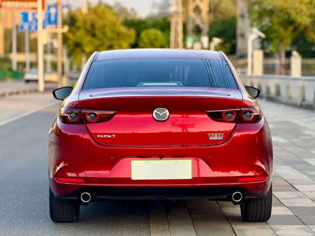Mazda Axela — Фото автомобиля 5