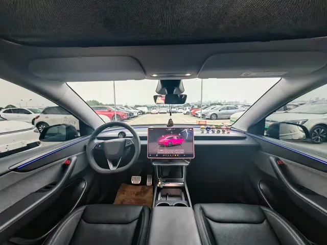 Tesla Model Y — Фото автомобиля 12