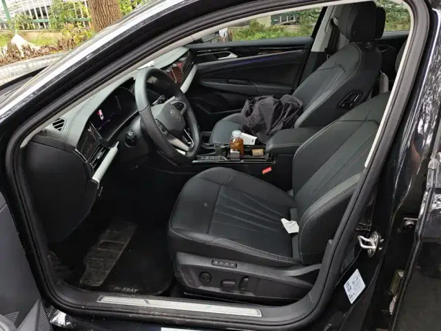 Volkswagen Passat — Фото автомобиля 8