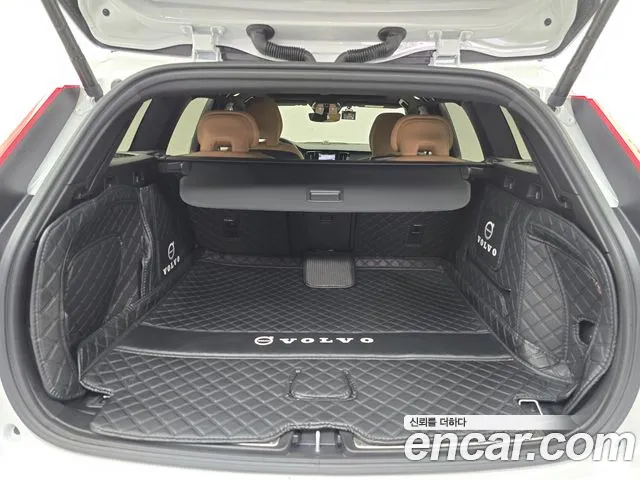 Вольво V60 V60 Cross Country 2 поколение B5 Ultimate AWD — Фото автомобиля 15