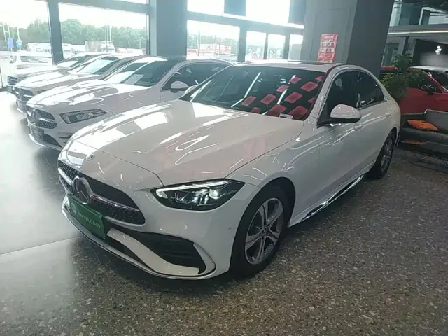 Фотография автомобиля — Mercedes-Benz C-Class