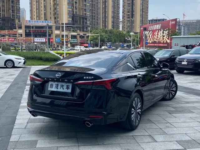 Nissan Teana — Фото автомобиля 6