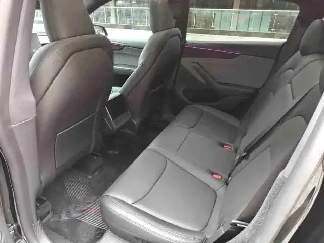 Tesla Model Y — Фото автомобиля 5