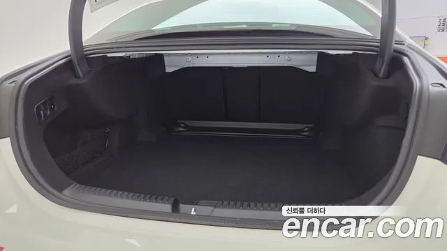 Mercedes-Benz E-Class W214 — Фото автомобиля 11