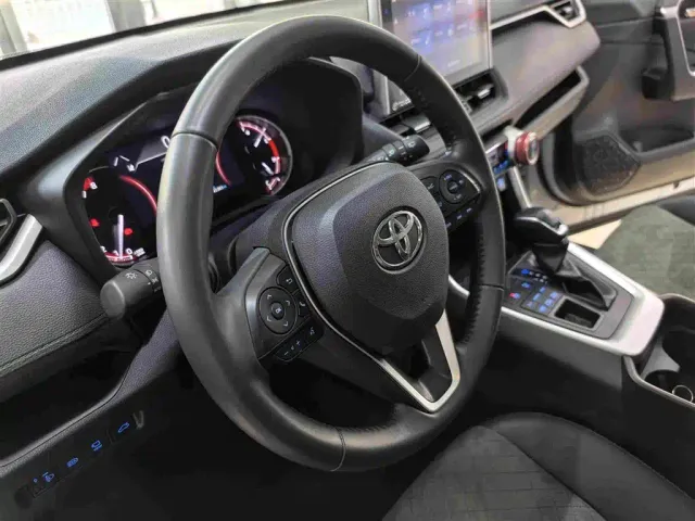 Toyota RAV4 — Фото автомобиля 6