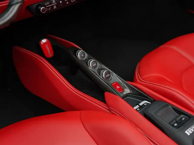 Ferrari F8 — Фото автомобиля 14