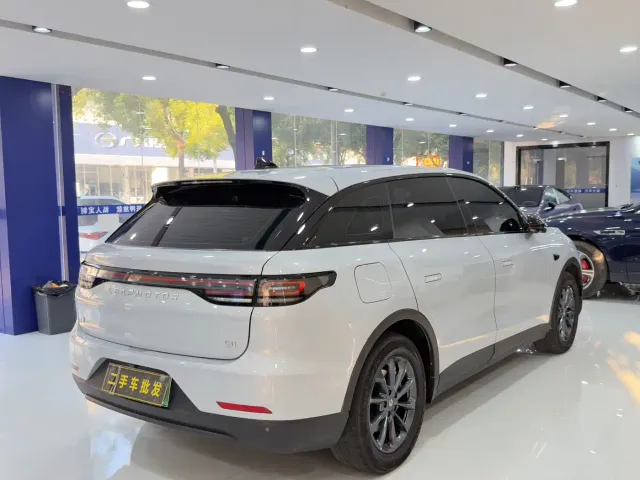 Leapmotor C11 — Фото автомобиля 7