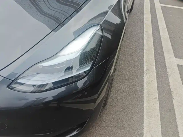 Tesla Model Y — Фото автомобиля 5