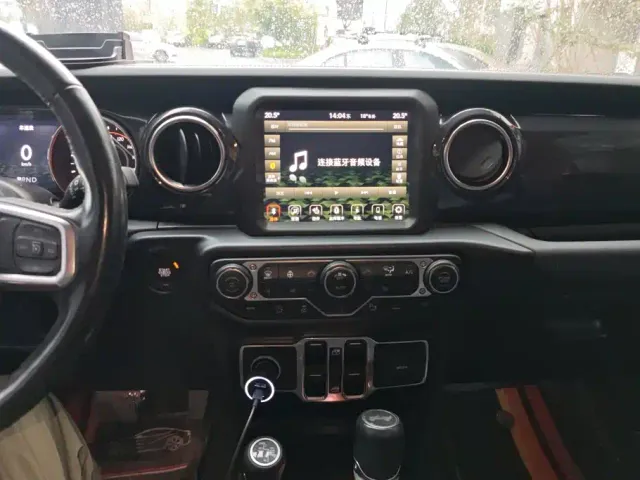 Jeep Wrangler — Фото автомобиля 13