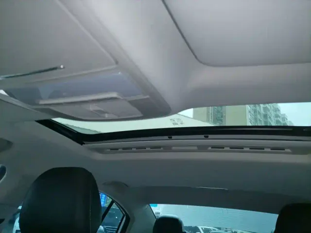 Roewe i5 — Фото автомобиля 13