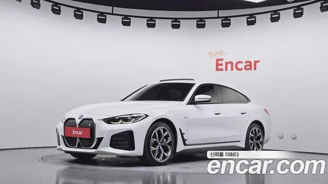 Фотография автомобиля — BMW i4