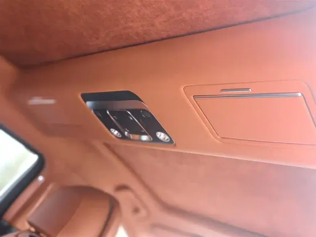 Bentley Flying Spur — Фото автомобиля 14