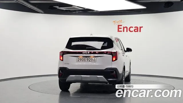 Kia Seltos Бензин 1.6 турбо 2WD — Фото автомобиля 4