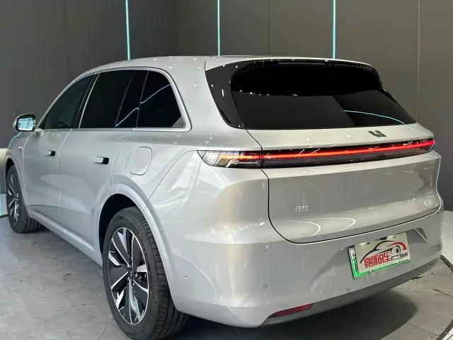Li Auto L6 — Фото автомобиля 8